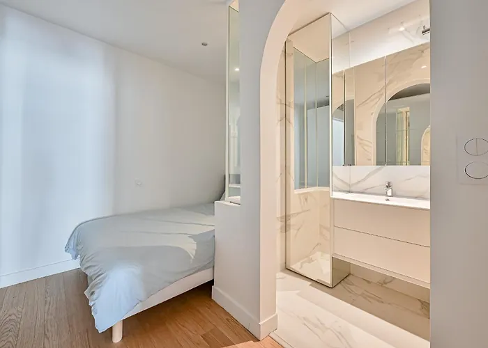 Terrasse Au Coeur Du Marais